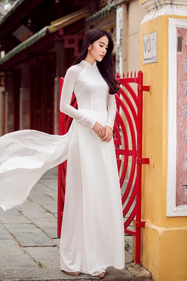 áo dài trắng kem